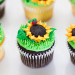 Load image into Gallery viewer, Hand Decorated Custom Cupcakes
