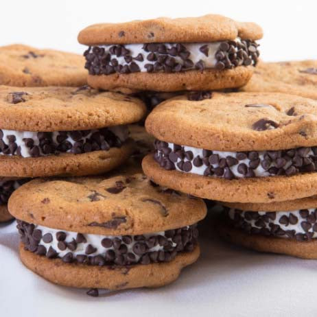Chocolate Chip Cookie Whoopie Pie