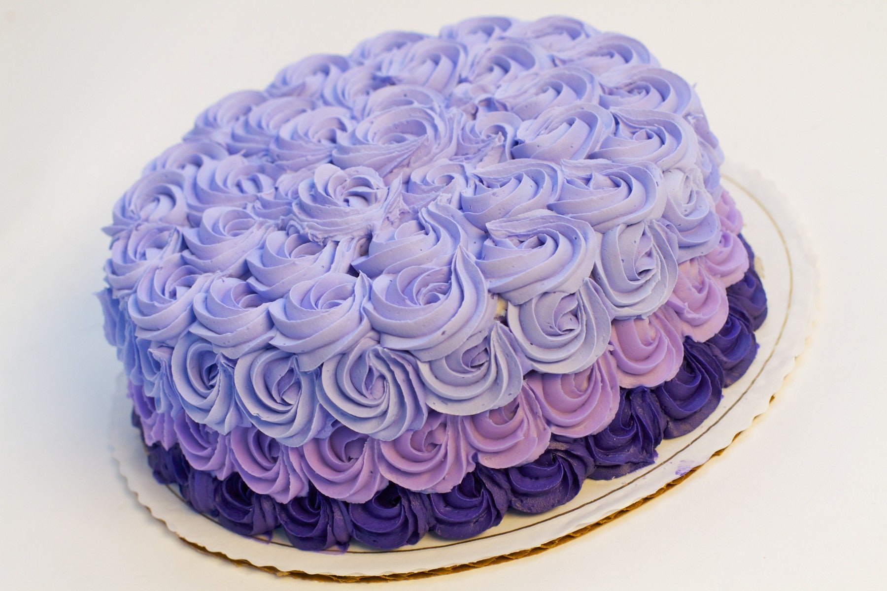 Premium Photo | Delicious decorated ombre cake